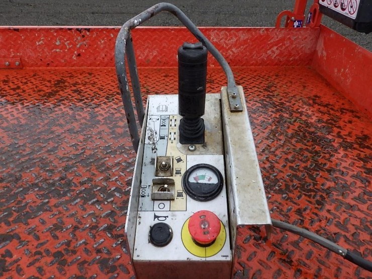 2017-skyjack-sj4632-scissor-lift-image-11