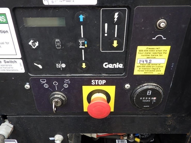 2017-genie-gs-4390-scissor-lift-image-20