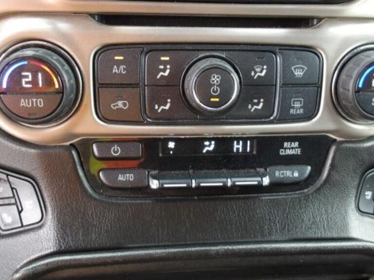 2016-gmc-yukon-denali-image-29