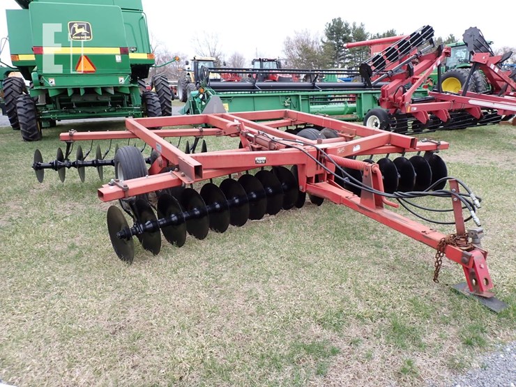 case-ih-3800-image-1