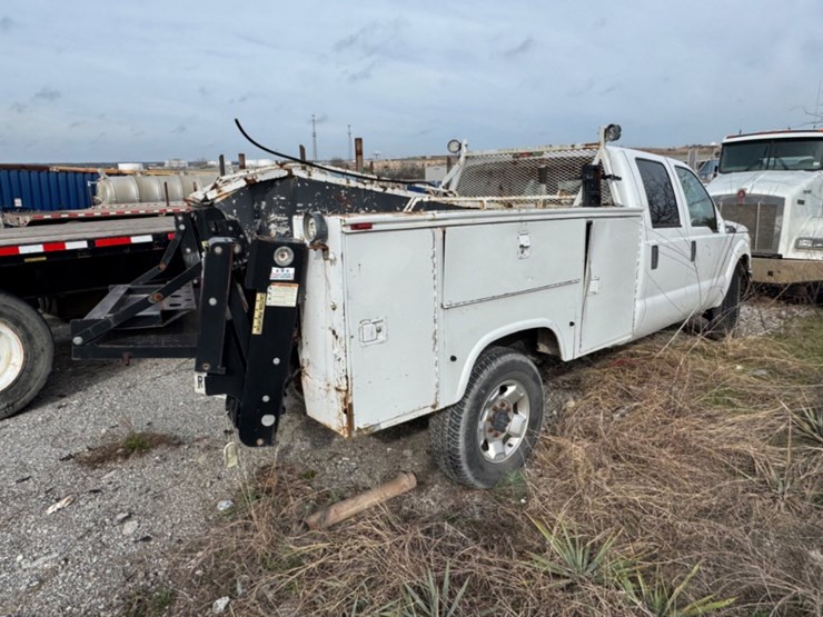 2012-ford-service-truck-(inoperable)-image-3
