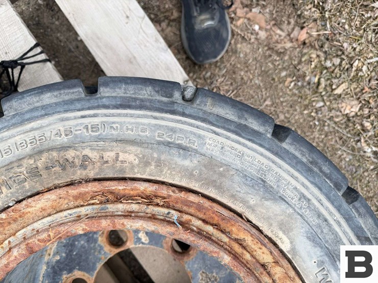 american-farmer-9.00-10sl-tire-and-rim,-28x12.5-15-tire-and-rim,-18"-forklift-rim-image-7