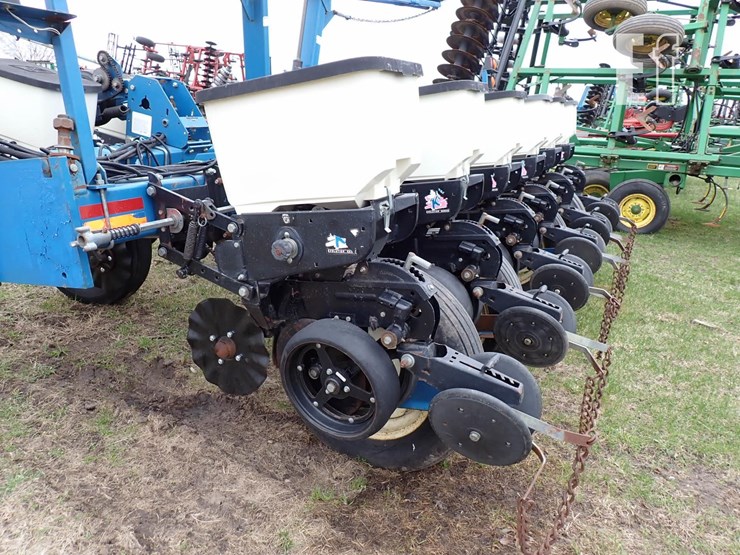 kinze-2300-image-9