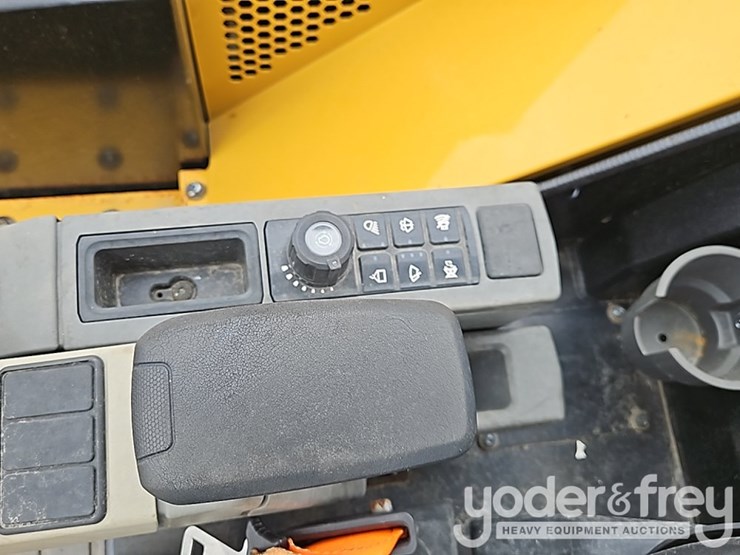 2023-caterpillar-306-image-40