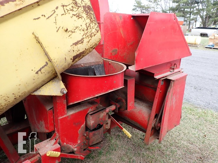 352-new-holland-352-image-11