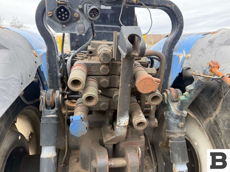 2002-new-holland-tn75v-image-28