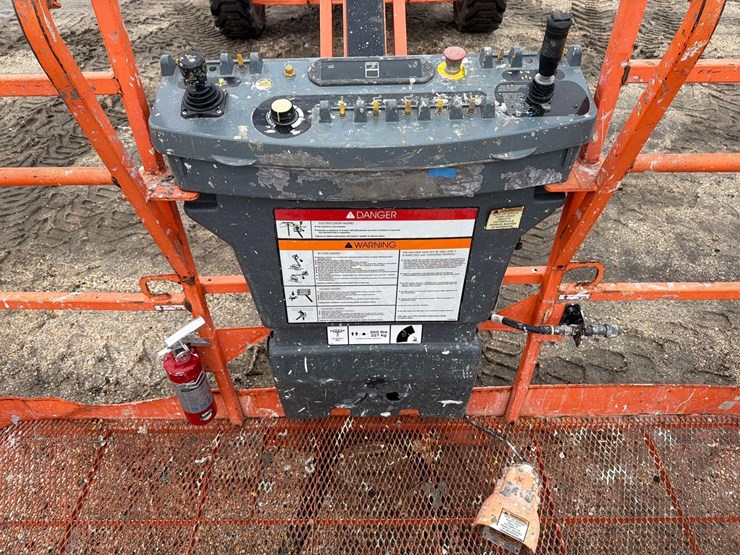jlg-600aj-image-12