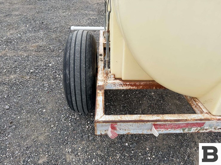 chemigation-trailer-w/-custom-applicator-image-17