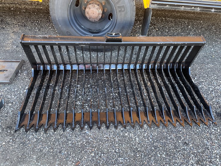 #3047-•-72"-skid-steer-fine-skeleton-bucket-image-2