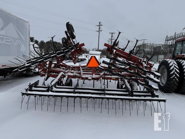 case-ih-4300-image-5