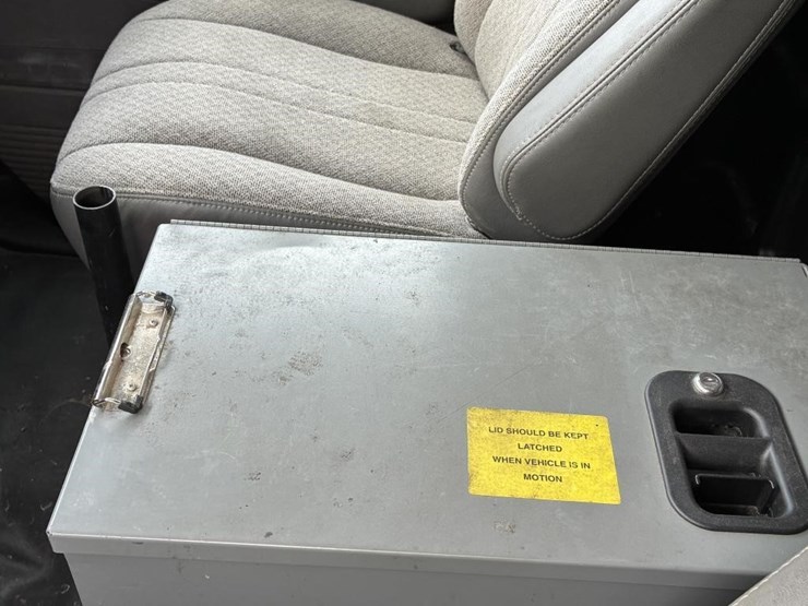 2018-chevrolet-express-2500-image-16