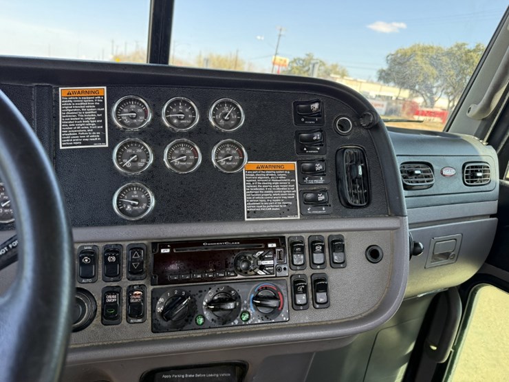 2020-peterbilt-367-image-14