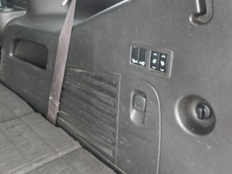 2016-gmc-yukon-denali-image-59