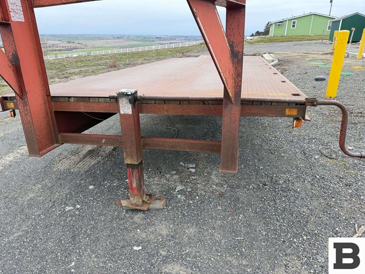 1993-donahue-uf-24-b-20'-gooseneck-flatbed-trailer-image-9