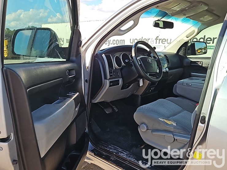 2013-toyota-tundra-image-19