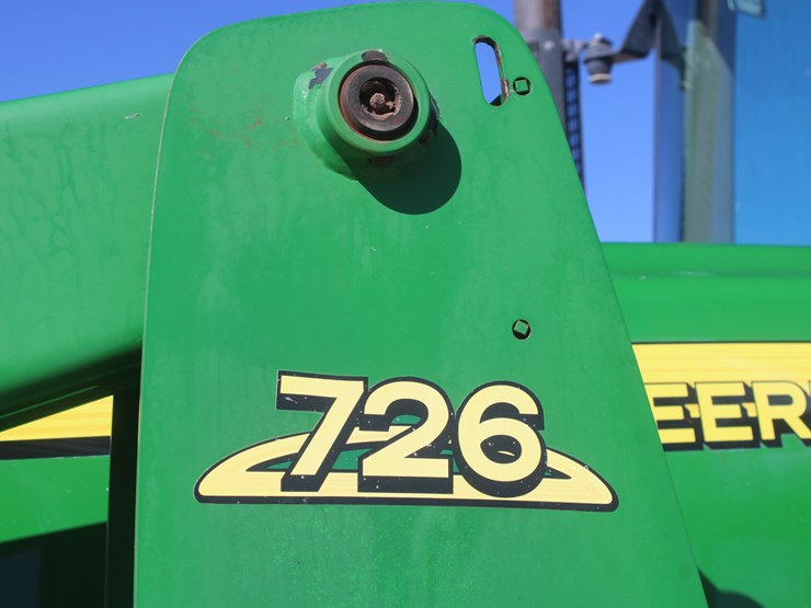 2004-john-deere-7320-image-28