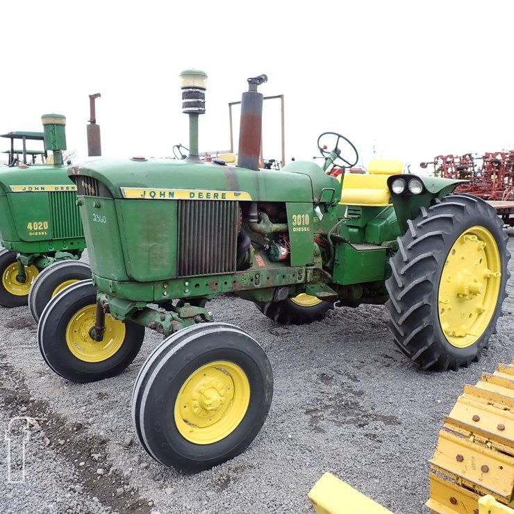 JOHN DEERE 3010