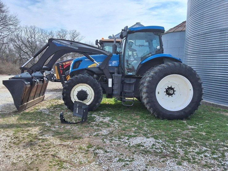 2010-new-holland-t7050-image-44