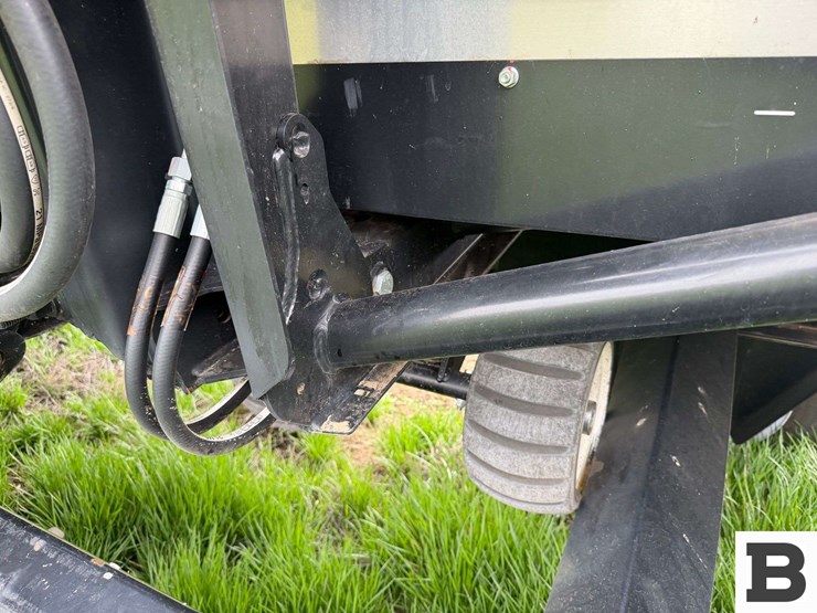 2023-mac-don-fd240-image-32