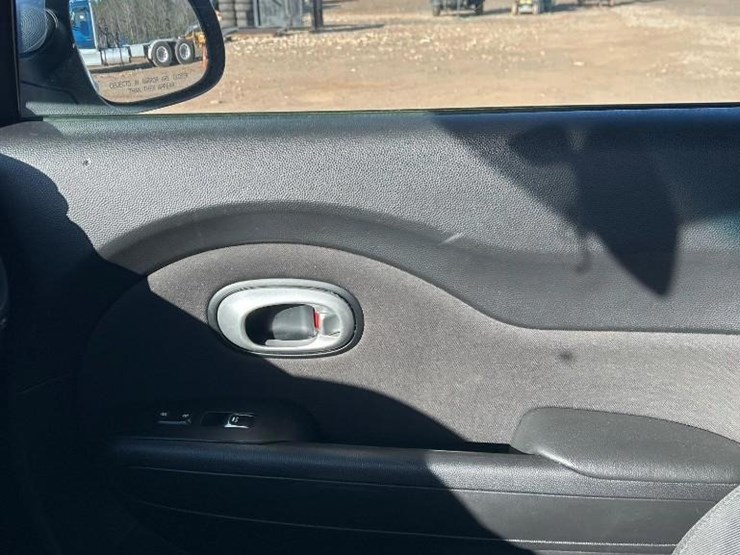 2019-kia-soul-4dr-hatchback-image-24