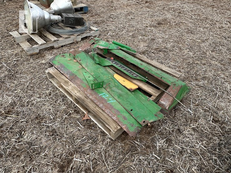 skid-with-side-tin-and-slats-image-1