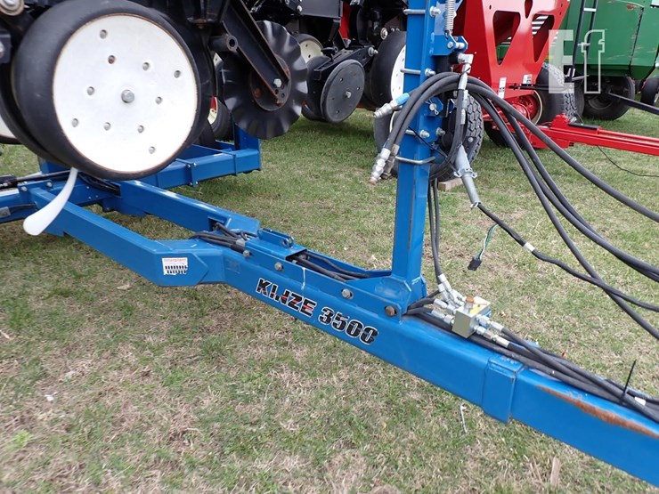 2012-kinze-3500-image-3