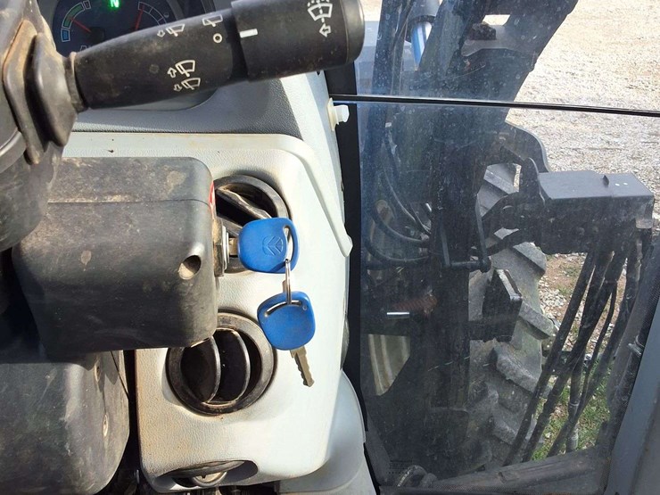 2010-new-holland-t7050-image-25