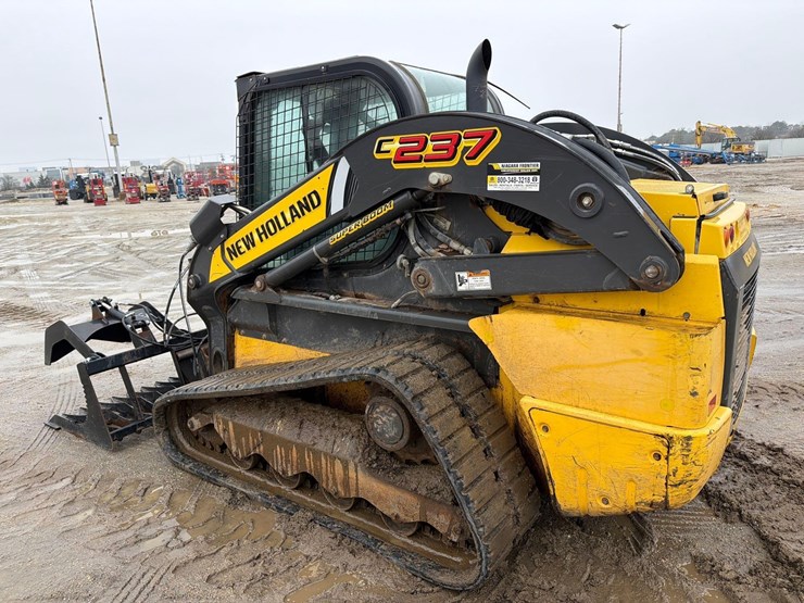 2019-new-holland-c237-image-5