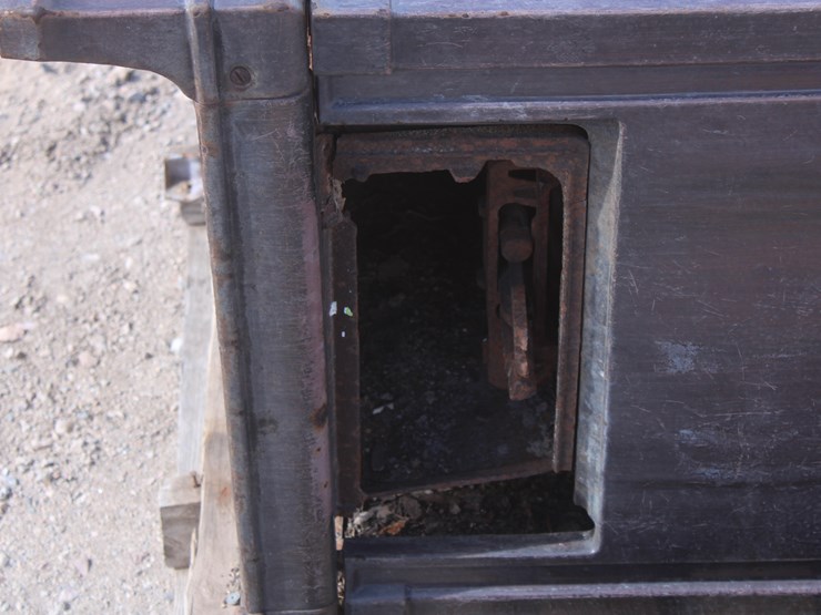 #3002-•-antique-universal-wood-stove-image-6