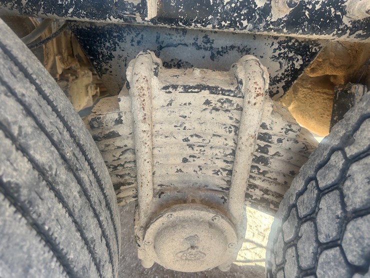 2005-mack-cv713-mixer-truck-image-11