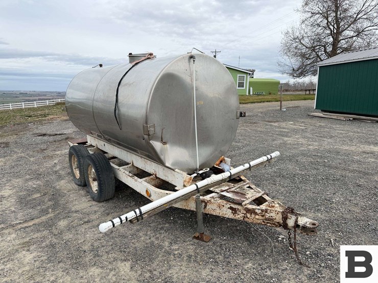 chemigation-trailer-w/-custom-applicator-image-7