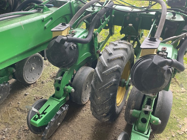 john-deere-1725-image-18