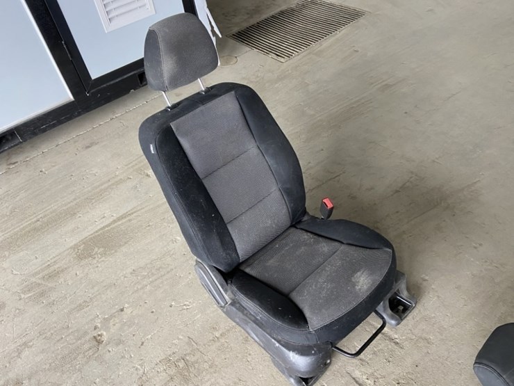 2015-ford-explorer-image-9