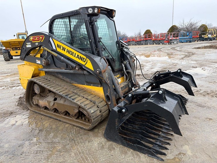 2019-new-holland-c237-image-3