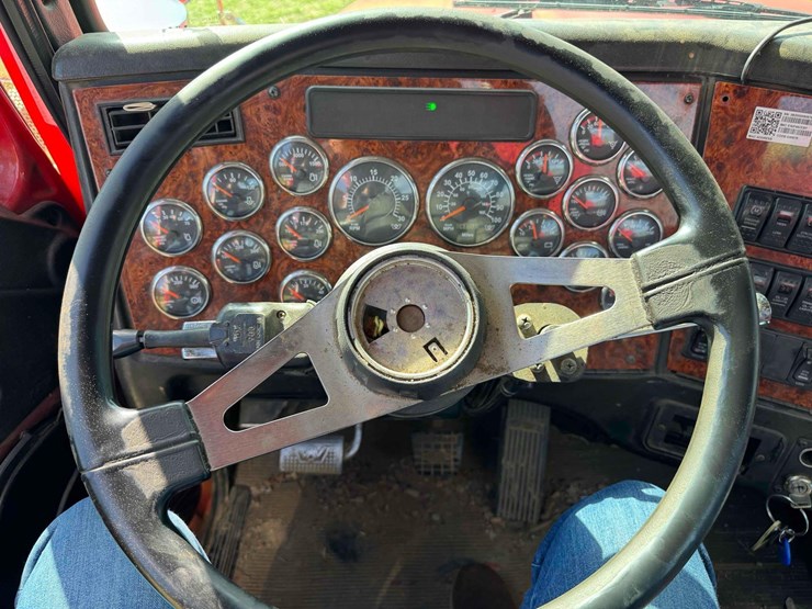 2007-western-star-4900fa-image-26