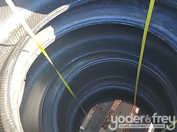 recon-grapple-a/t-tires,-295/60/r20-image-9