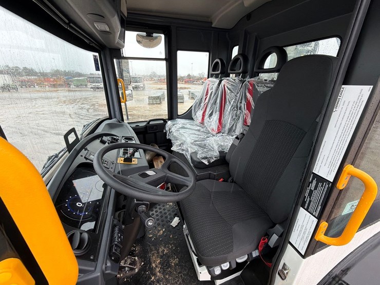 2025-dennis-eagle-proview-image-18