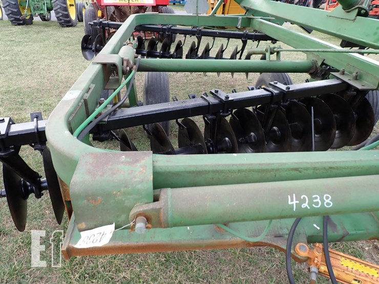 john-deere-220-image-4