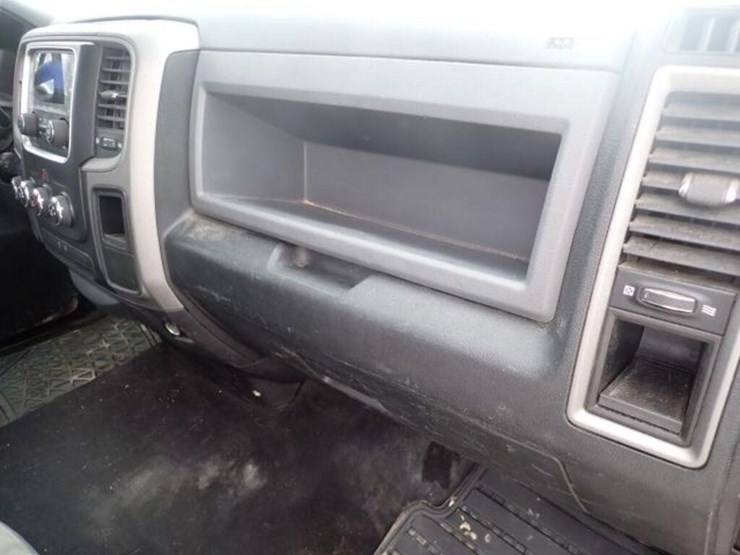 2015-dodge-ram-1500-image-33