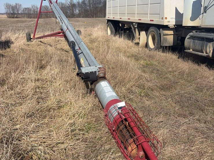 hutchinson-10x61-image-1