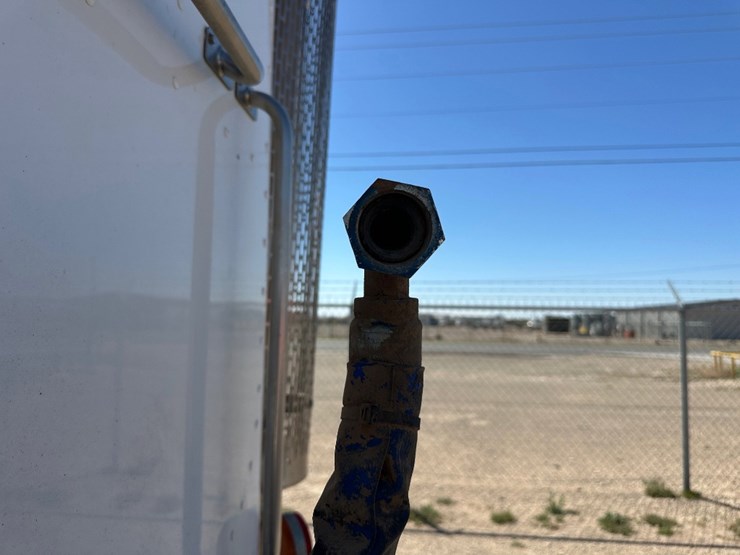 2013-peterbilt-367-image-12