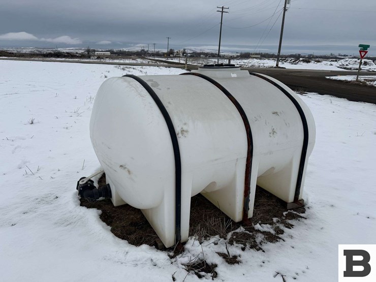 1000-gallon-poly-tank-w/-bands---reardan,-wa-image-5