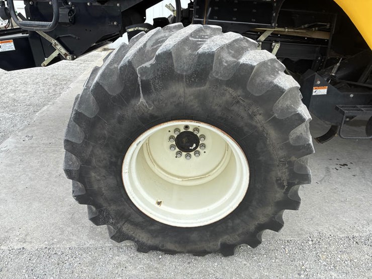 2009-new-holland-cr9060-image-46