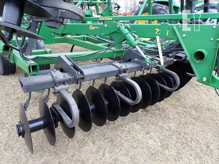 john-deere-726-image-4