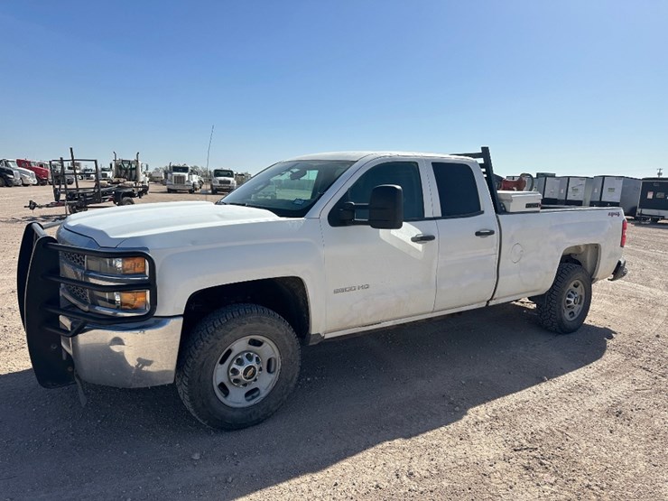 2019-chevrolet-silverado-2500hd-image-1