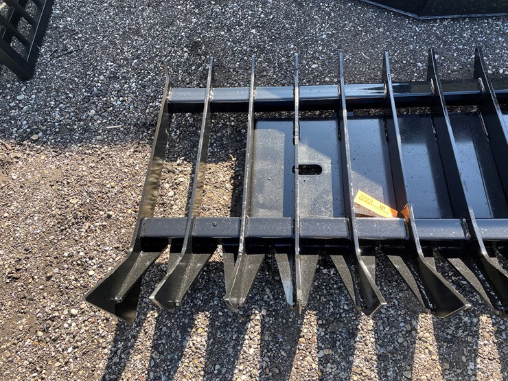 #3029-•-70"-skid-steer-root-rake-attachment-image-3