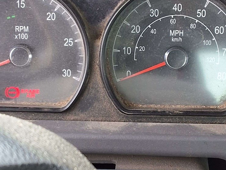 2016-peterbilt-579-image-23