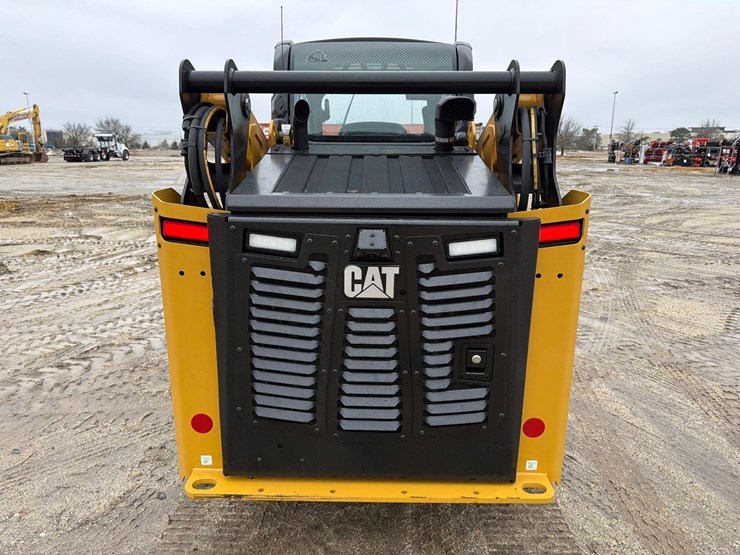 2025-caterpillar-255-image-6