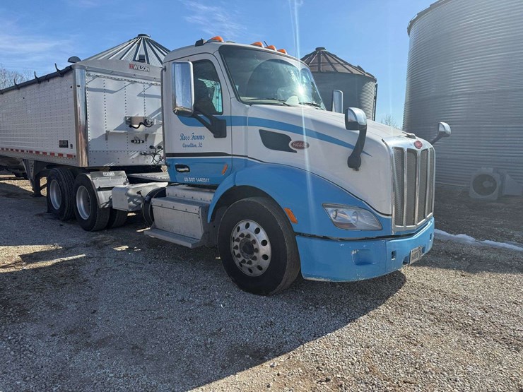 2016-peterbilt-579-image-1
