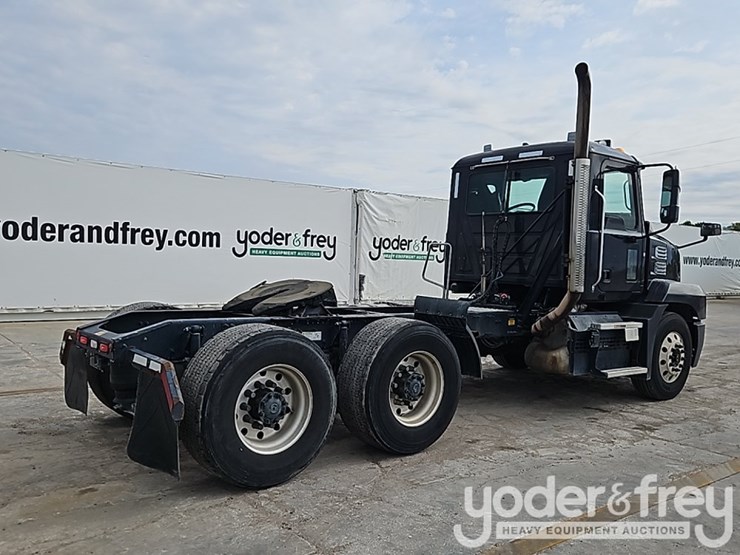 2021-mack-mack-anthem-t64-6x4-truck-tractor,-day-cab,-mp-7-425hp-diesel-engine,-automatic-m-drive-transmission-image-5